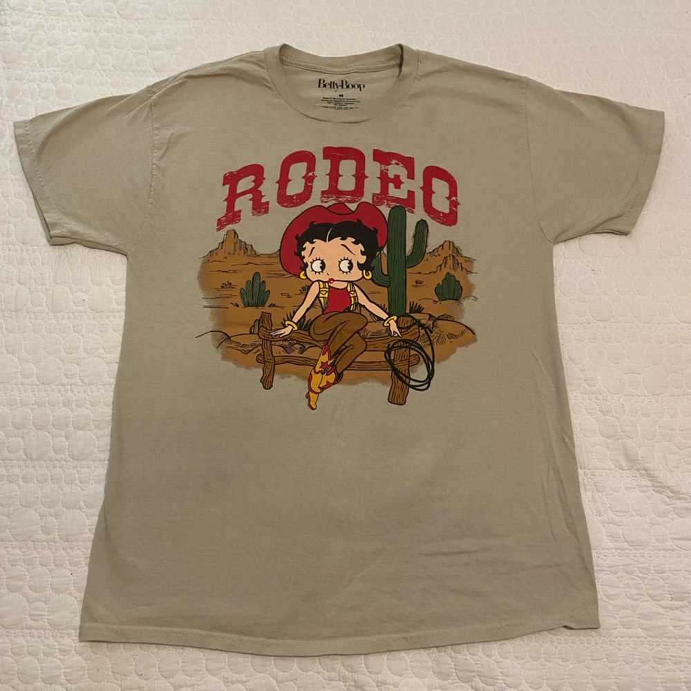BETTY BOOP rodeo graphic tee, beige color, size M